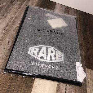 RARE Givenchy T-Shirt